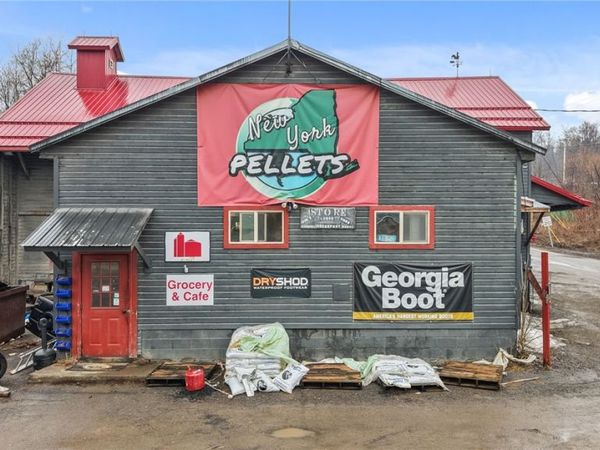 4 Railroad Street, Smyrna, NY 13464