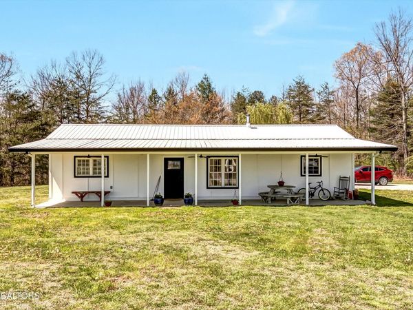 176 Old Collins Rd, Deer Lodge, TN 37726