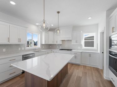 7459 Waters Edge Avenue, Shakopee, MN 55379