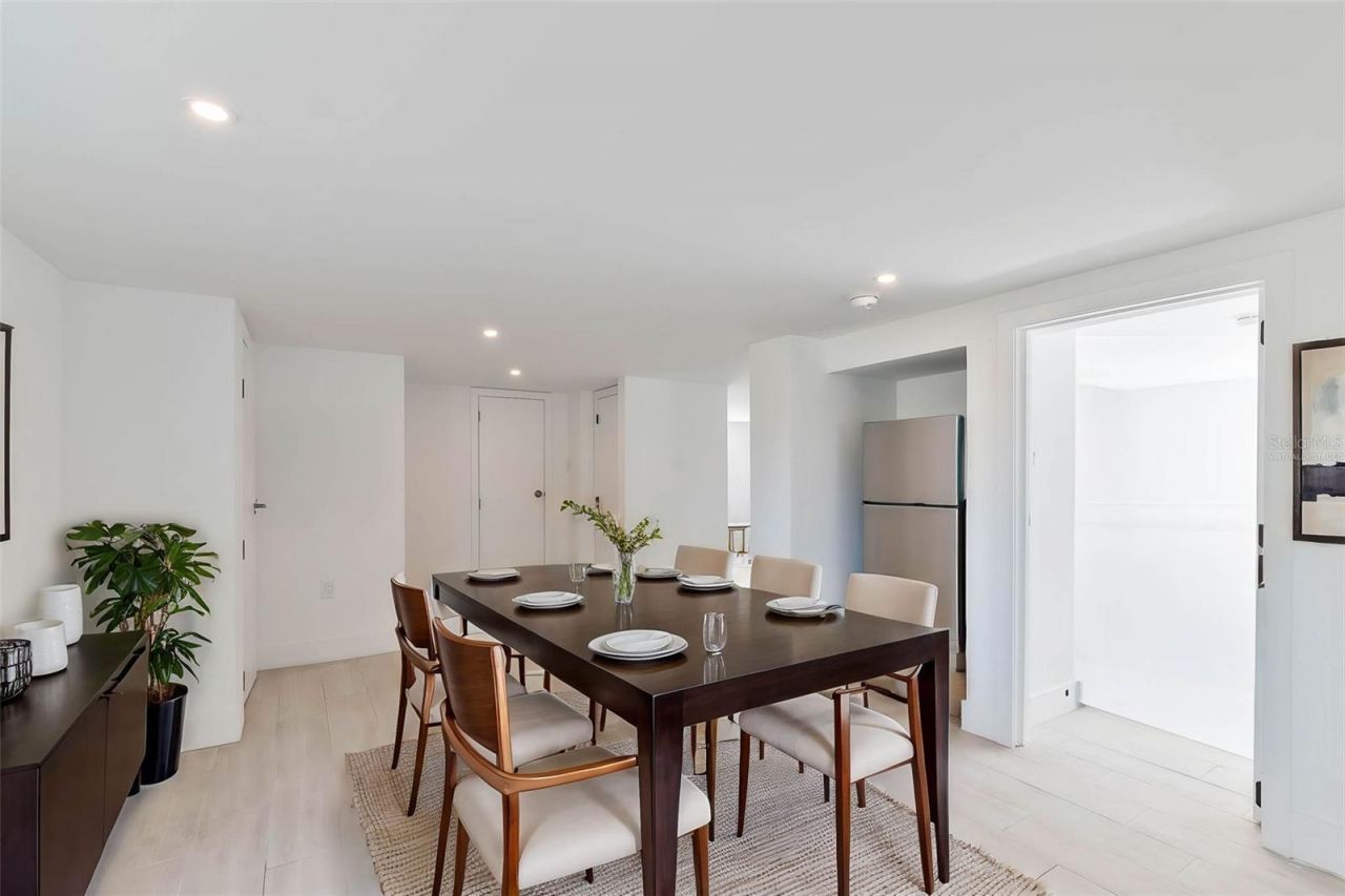 833 E 12th Avenue, New Smyrna Beach, FL 32169 Photo