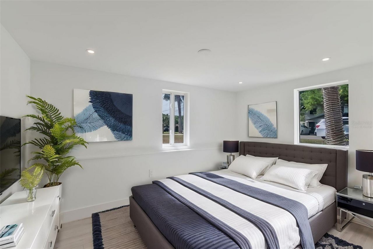 833 E 12th Avenue, New Smyrna Beach, FL 32169 Photo