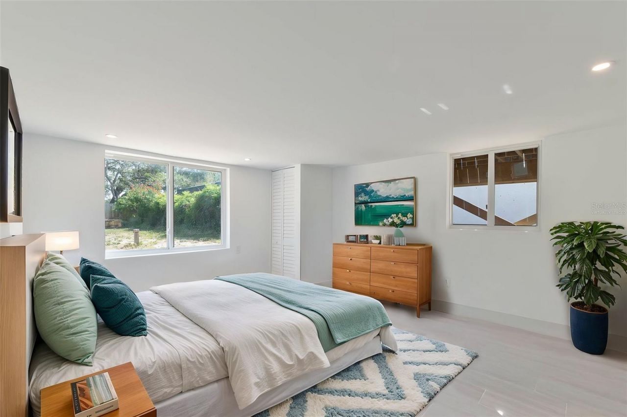 833 E 12th Avenue, New Smyrna Beach, FL 32169 Photo