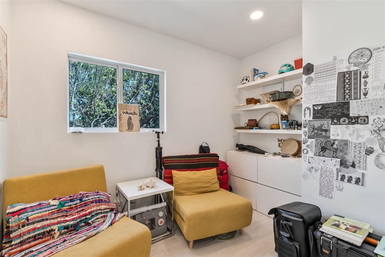 833 E 12th Avenue, New Smyrna Beach, FL 32169 Photo