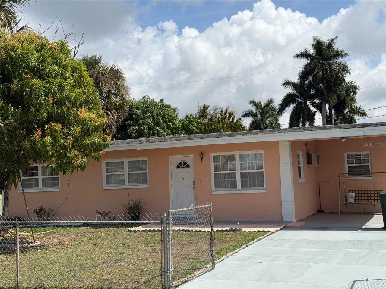 32 Roanoke Drive , Fort Myers, FL 33905 Photo