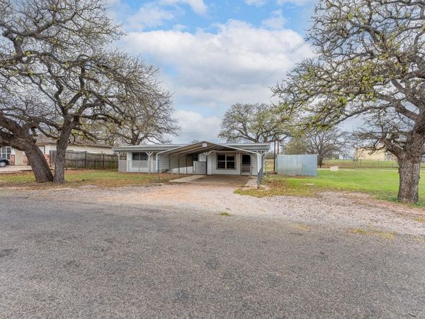 439 Elm DR, Kingsland, TX 78639
