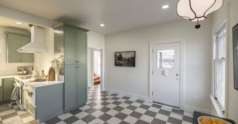 402 W Robinson Street, Carson City, NV 89703 Photo