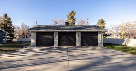 402 W Robinson Street, Carson City, NV 89703 Photo