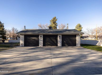 402 W Robinson Street, Carson City, NV 89703 Photo