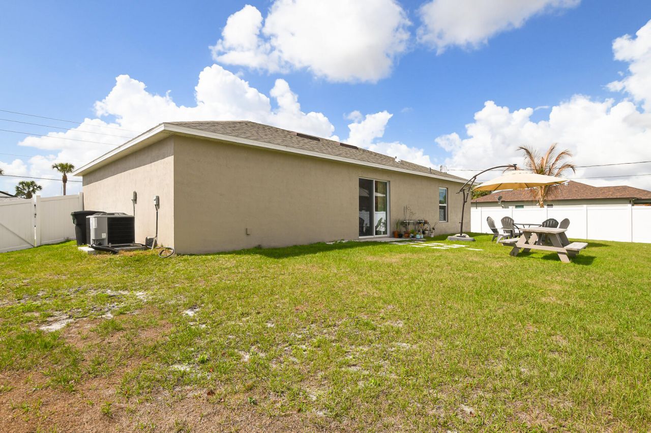 931 SW Sultan Drive, Port Saint Lucie, FL 34953 Photo