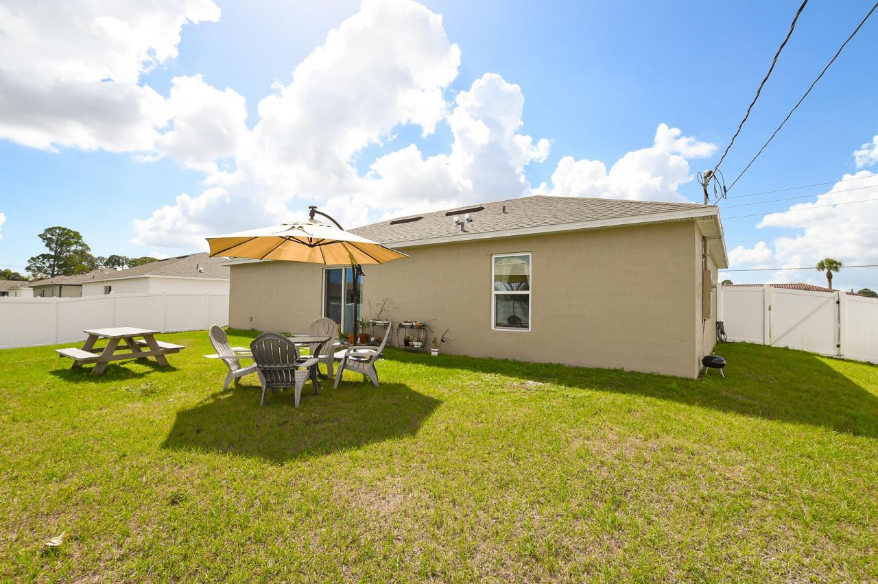 931 SW Sultan Drive, Port Saint Lucie, FL 34953 Photo