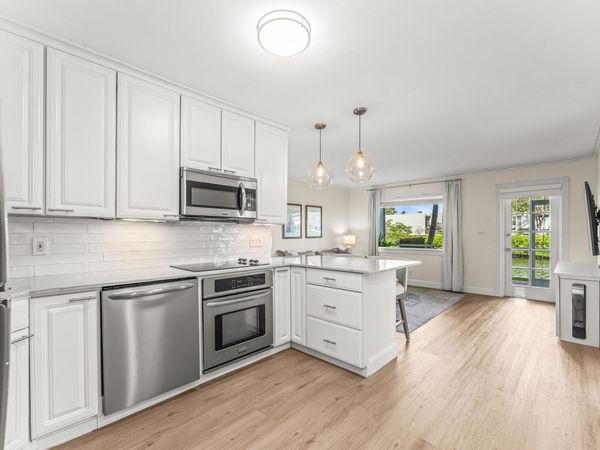 801 NE 18th Court, Unit Apt 111, Fort Lauderdale, FL 33305