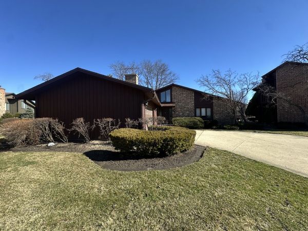 3008 Rennes Court , Northbrook, IL 60062