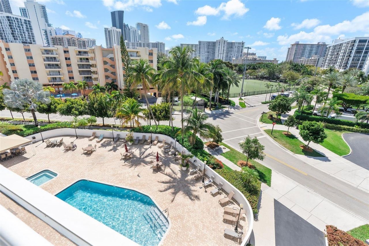 17801 N Bay Rd, Unit 607, Sunny Isles Beach, FL 33160 Photo