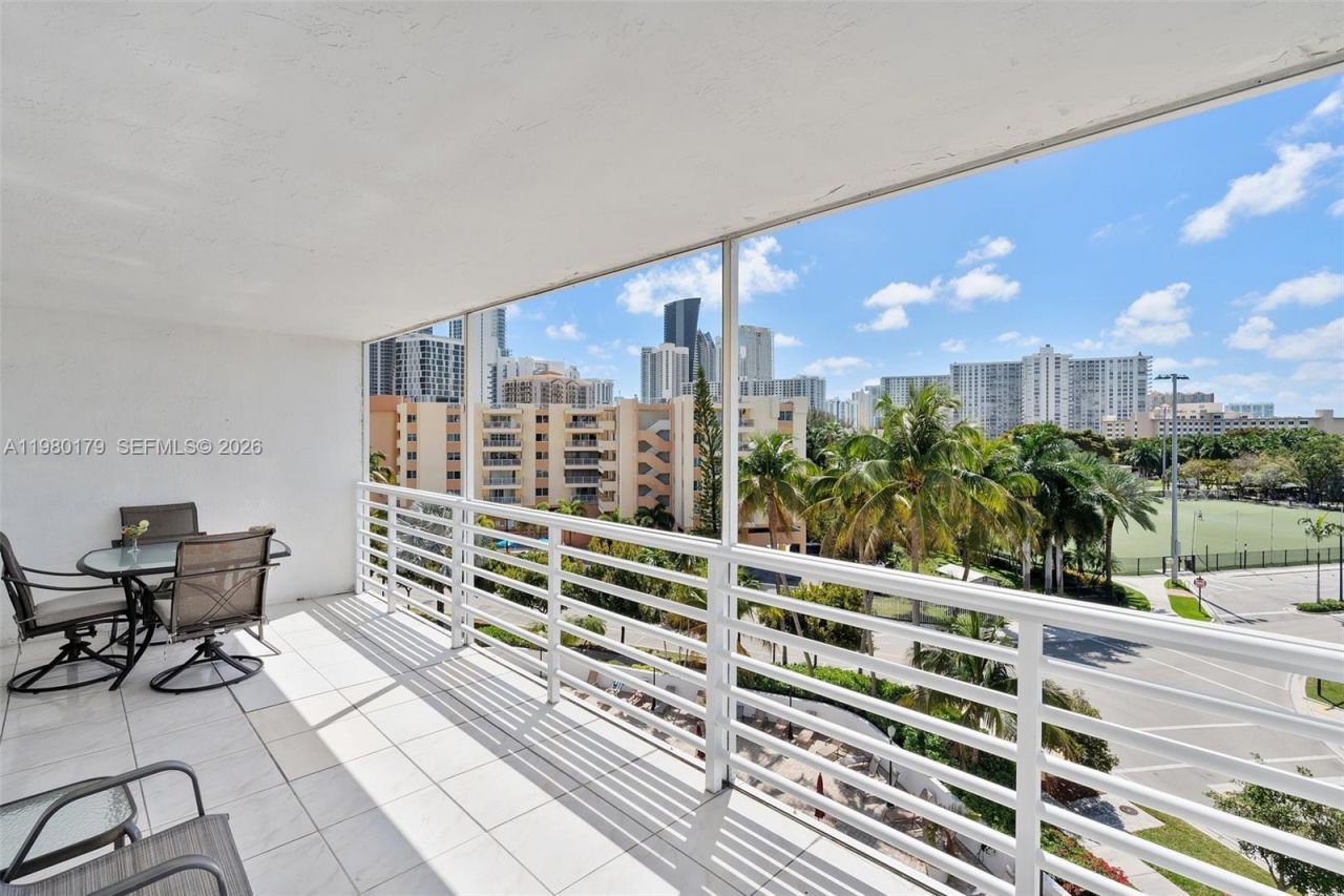 17801 N Bay Rd, Unit 607, Sunny Isles Beach, FL 33160 Photo