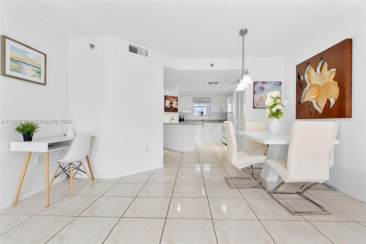 17801 N Bay Rd, Unit 607, Sunny Isles Beach, FL 33160 Photo