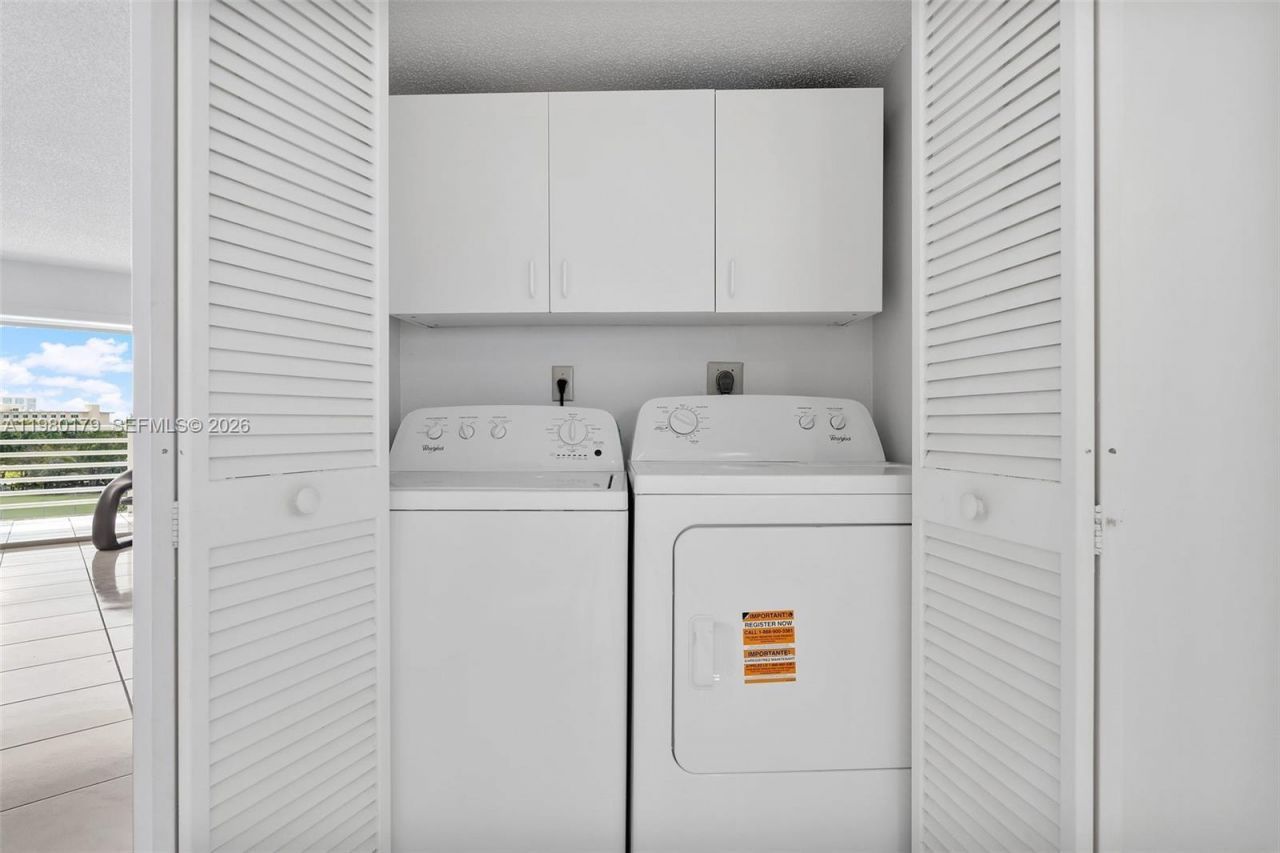 17801 N Bay Rd, Unit 607, Sunny Isles Beach, FL 33160 Photo