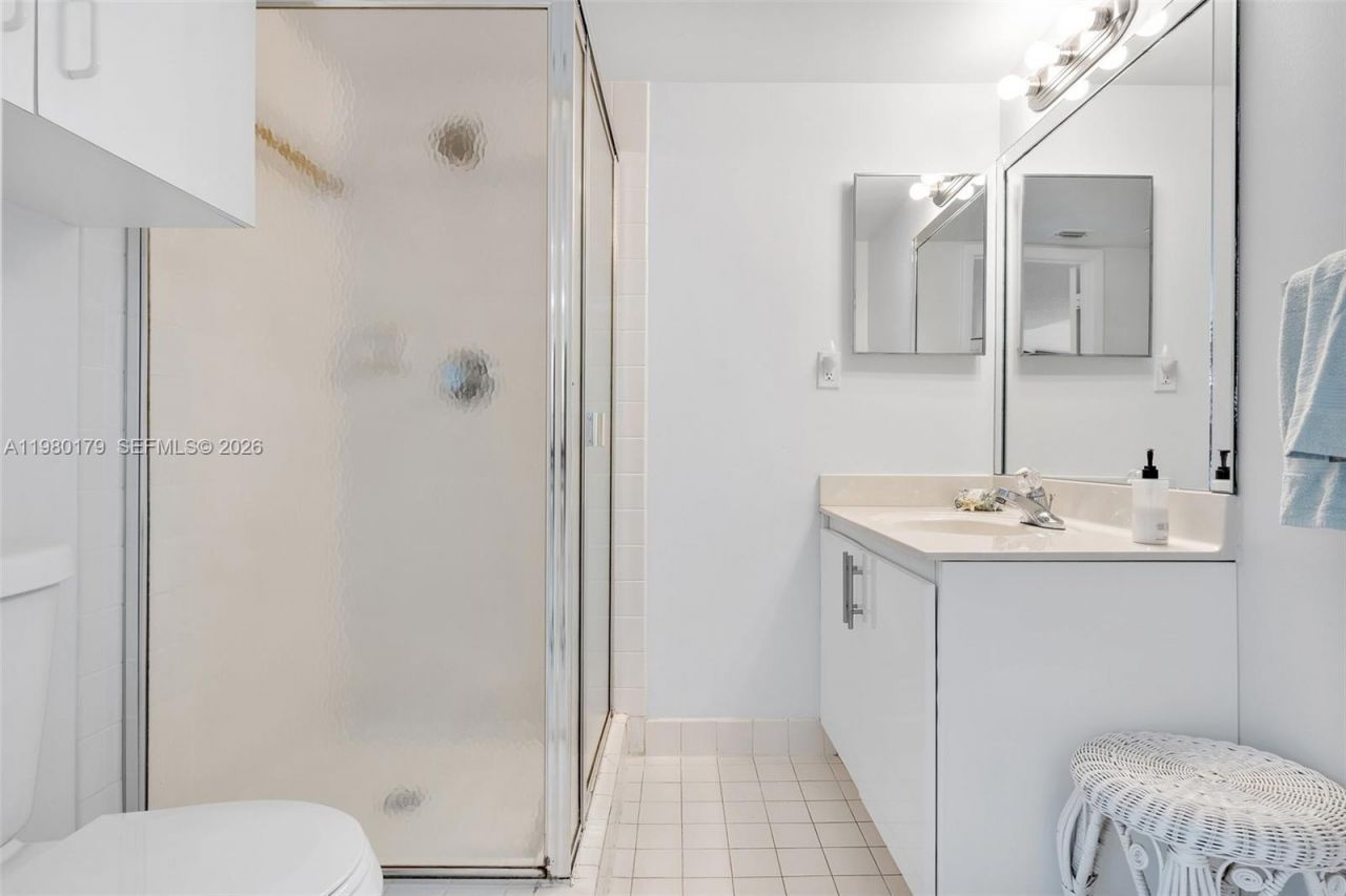 17801 N Bay Rd, Unit 607, Sunny Isles Beach, FL 33160 Photo