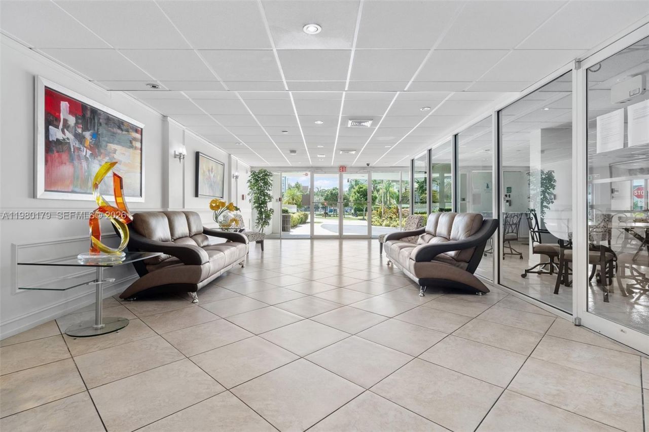 17801 N Bay Rd, Unit 607, Sunny Isles Beach, FL 33160 Photo
