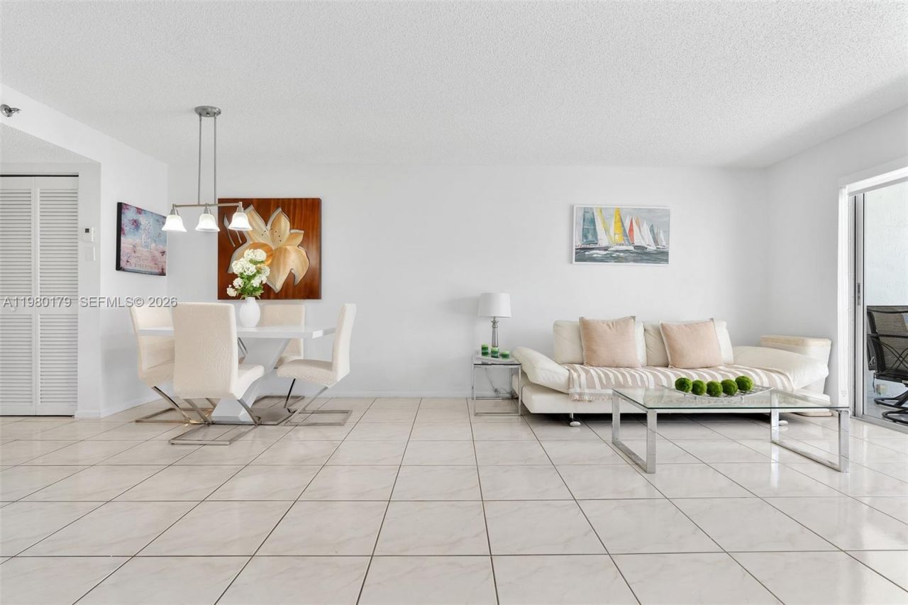 17801 N Bay Rd, Unit 607, Sunny Isles Beach, FL 33160 Photo