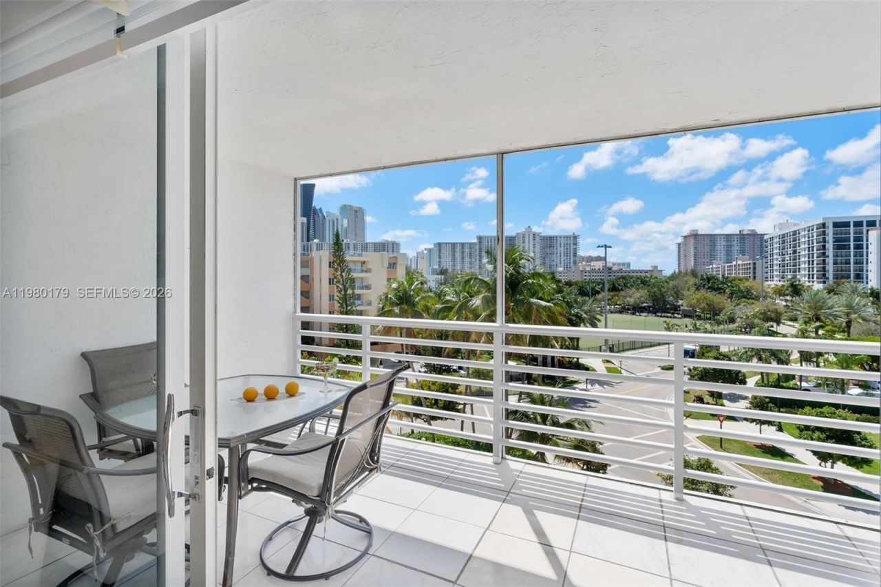 17801 N Bay Rd, Unit 607, Sunny Isles Beach, FL 33160 Photo