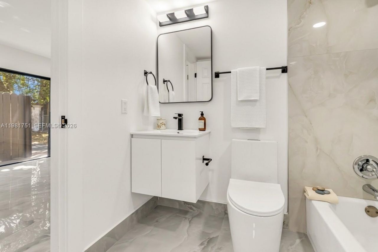 9332 SW 132nd St, Miami, FL 33176 Photo