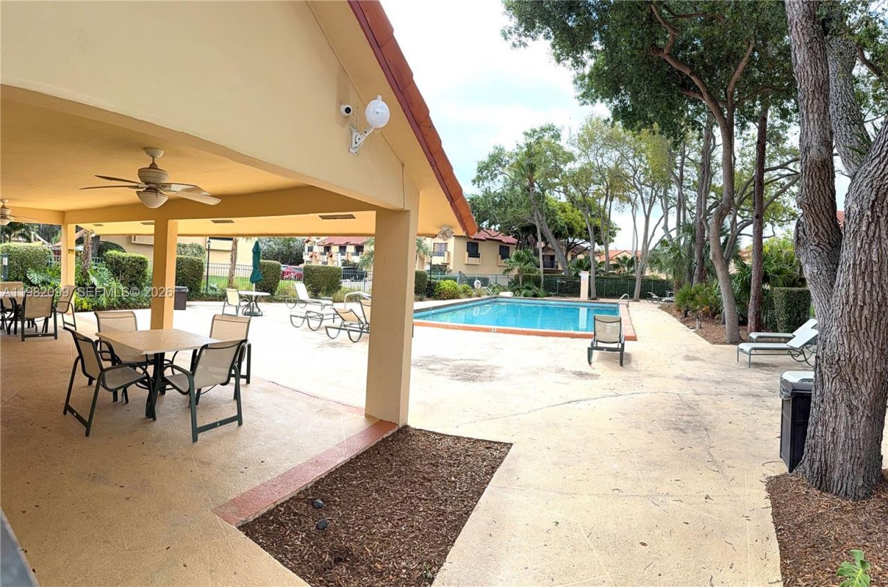 10073 SW 77th Ct , Miami, FL 33156 Photo