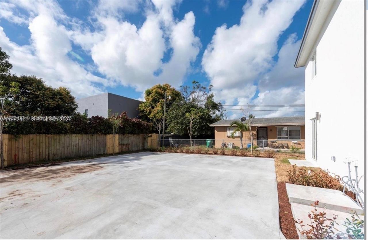 10384 SW 173rd St, Unit 2, Miami, FL 33157 Photo