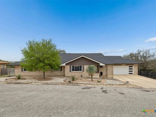 677 Floral Avenue , New Braunfels, TX 78130