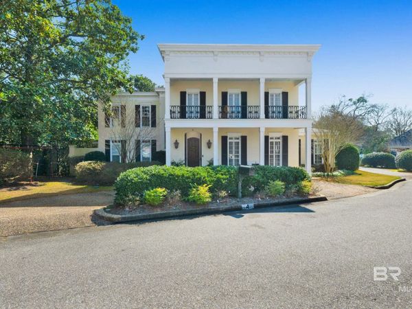 4 Savannah Court, Mobile, AL 36608