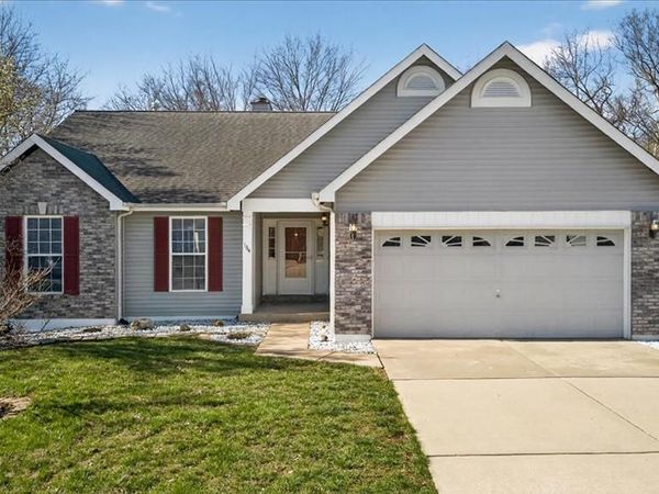 164 Keystone Crossing Drive, O'Fallon, MO 63368