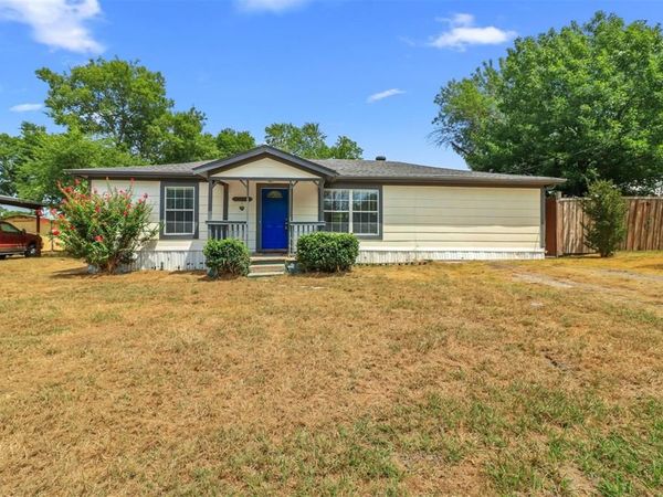 308 W Lamm Street, Blue Ridge, TX 75424