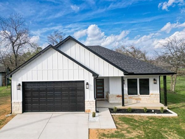 201 Grandview Street, Cleburne, TX 76031