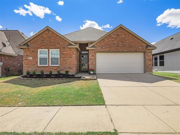 5817 Brookside Drive, Denton, TX 76226