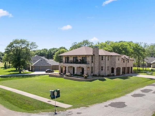 208 Cape Shore Drive , Mabank, TX 75143