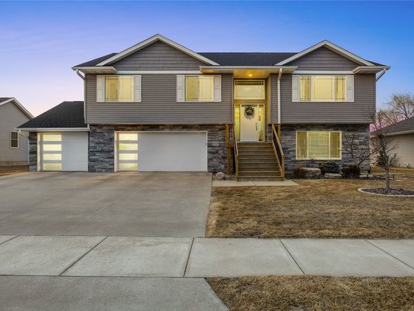 808 Marie Street , Solon, IA 52333