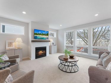 7682 22nd Avenue E, Shakopee, MN 55379