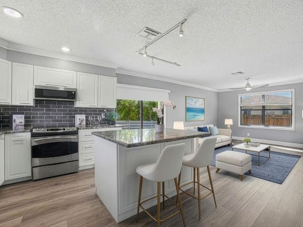 324 W Pine Street, Unit 11, Lantana, FL 33462