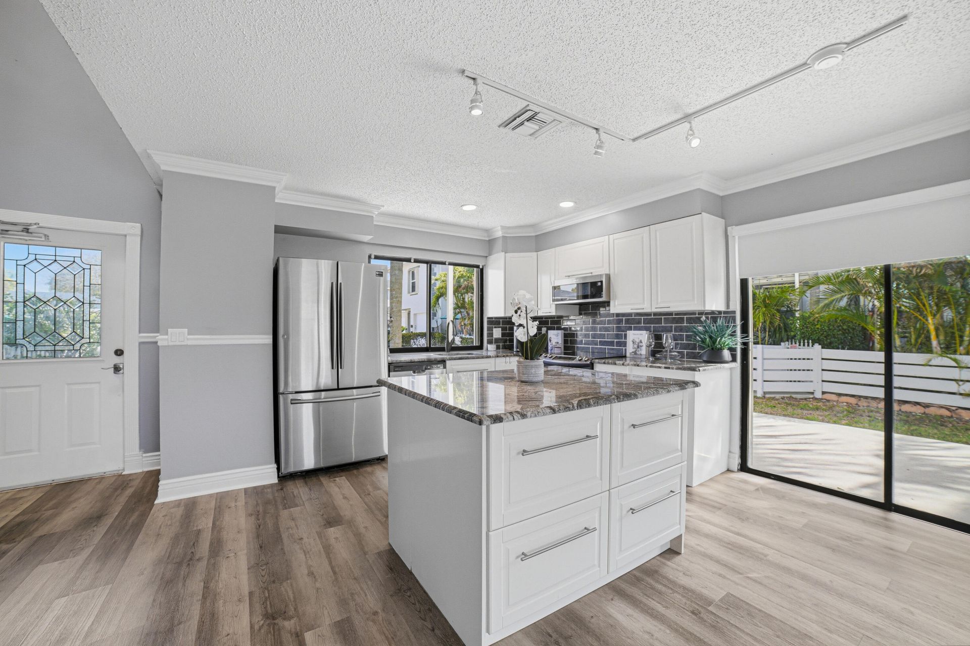 324 W Pine Street, Unit 11, Lantana, FL 33462 Photo