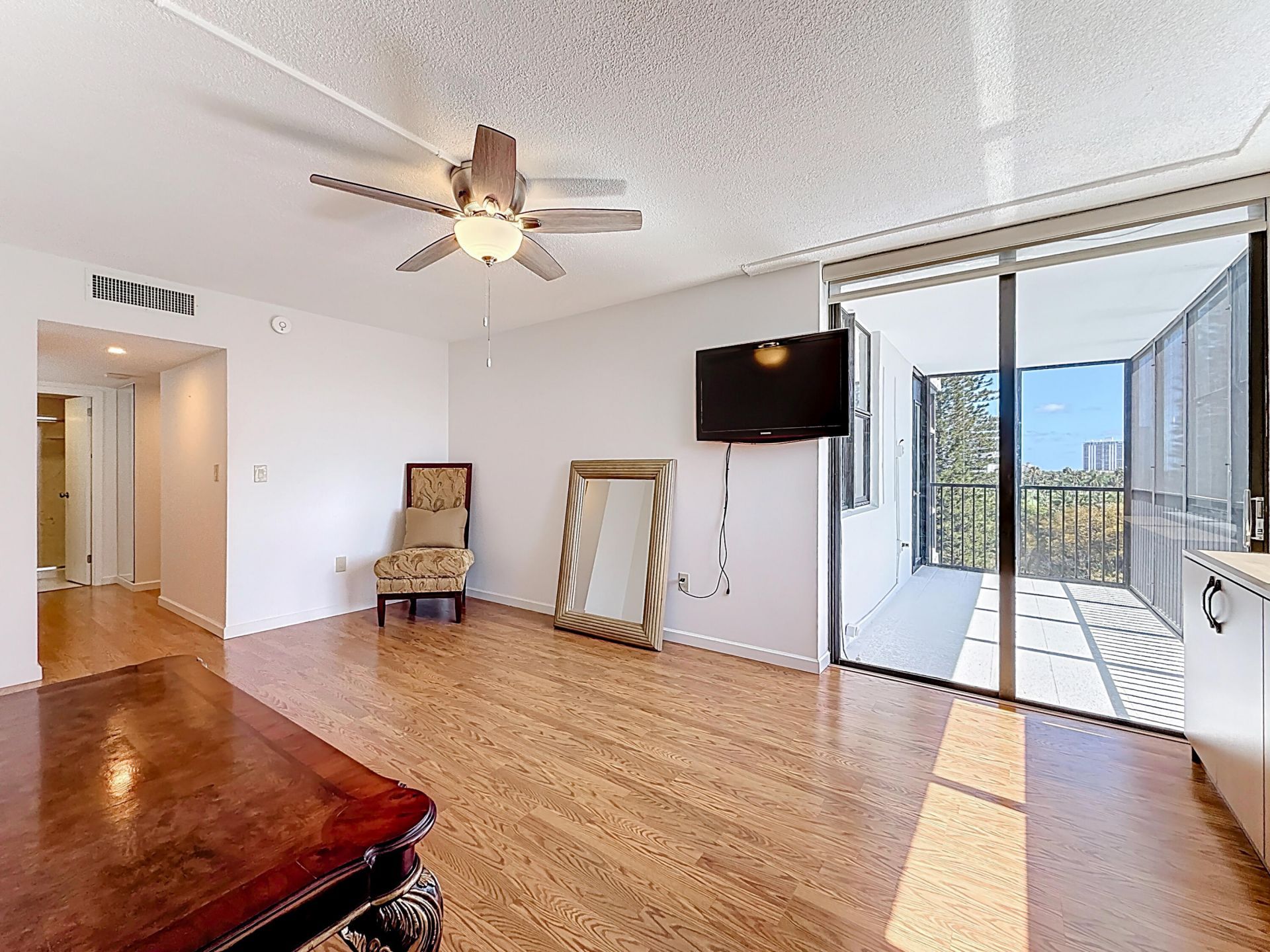 20100 W Country Club Dr, Unit 707, Aventura, FL 33180 Photo