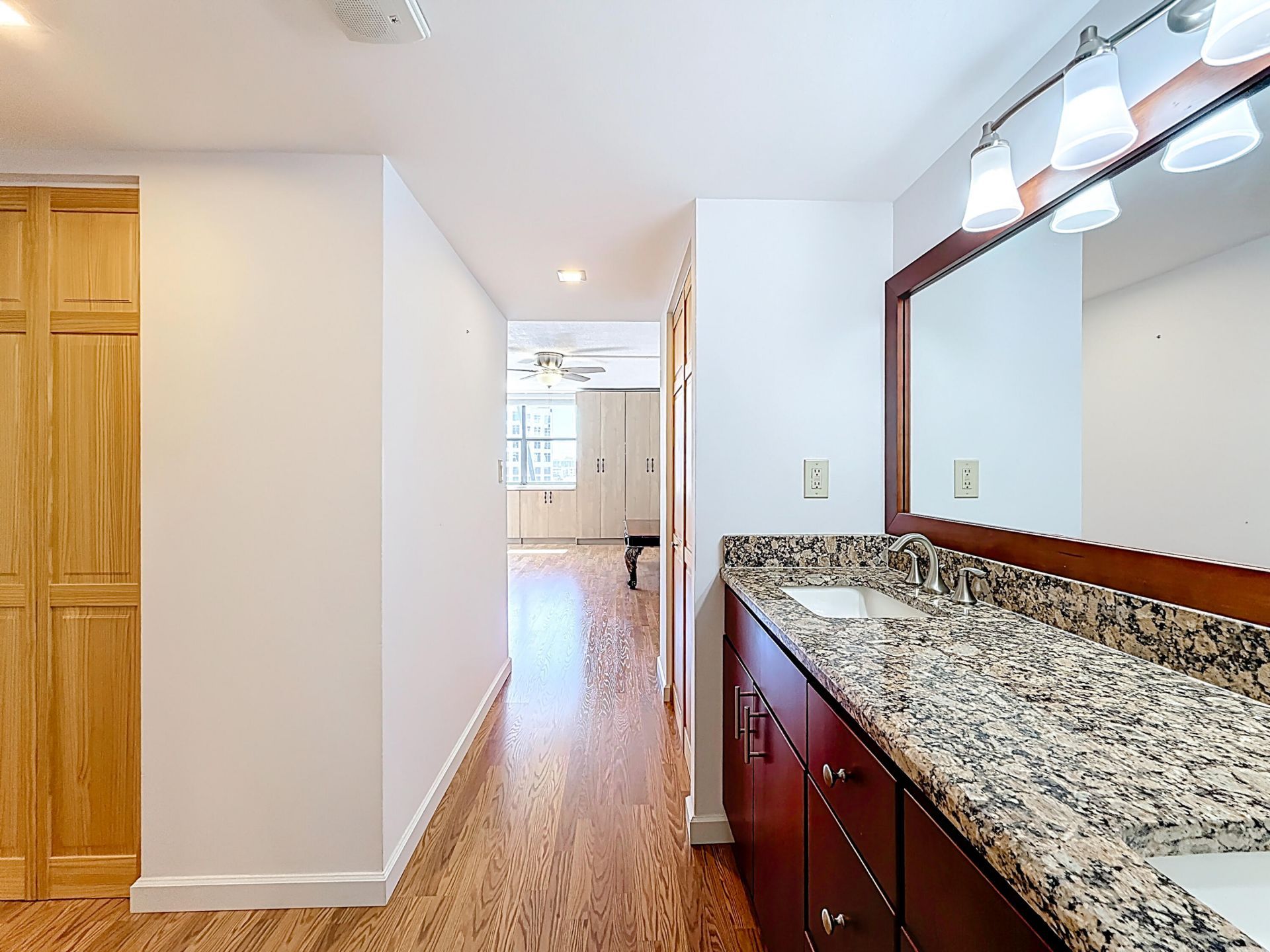 20100 W Country Club Drive, Unit 707, Aventura, FL 33180 Photo