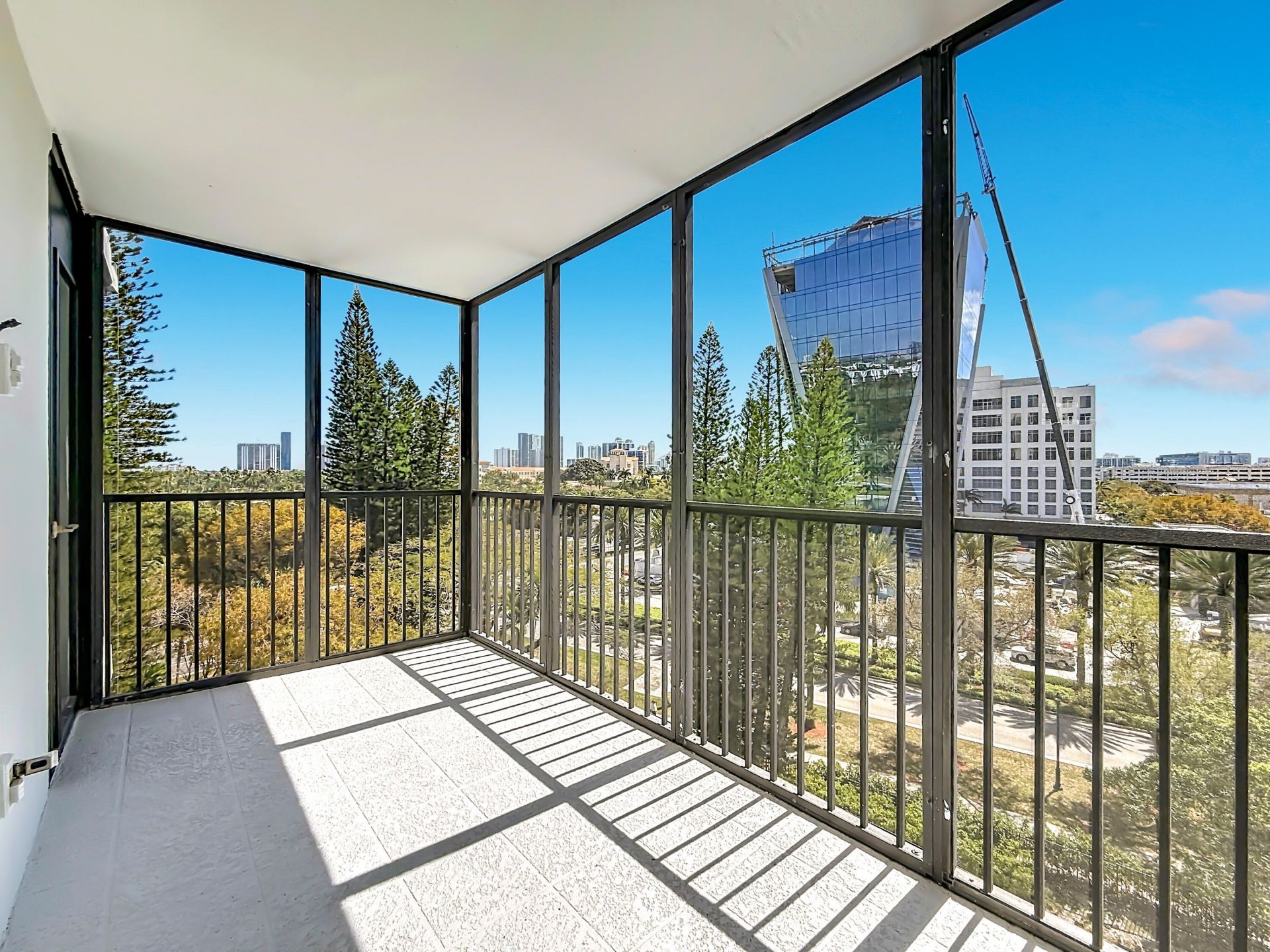 20100 W Country Club Drive, Unit 707, Aventura, FL 33180 Photo