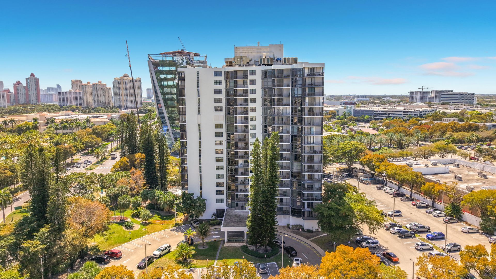 20100 W Country Club Dr, Unit 707, Aventura, FL 33180 Photo