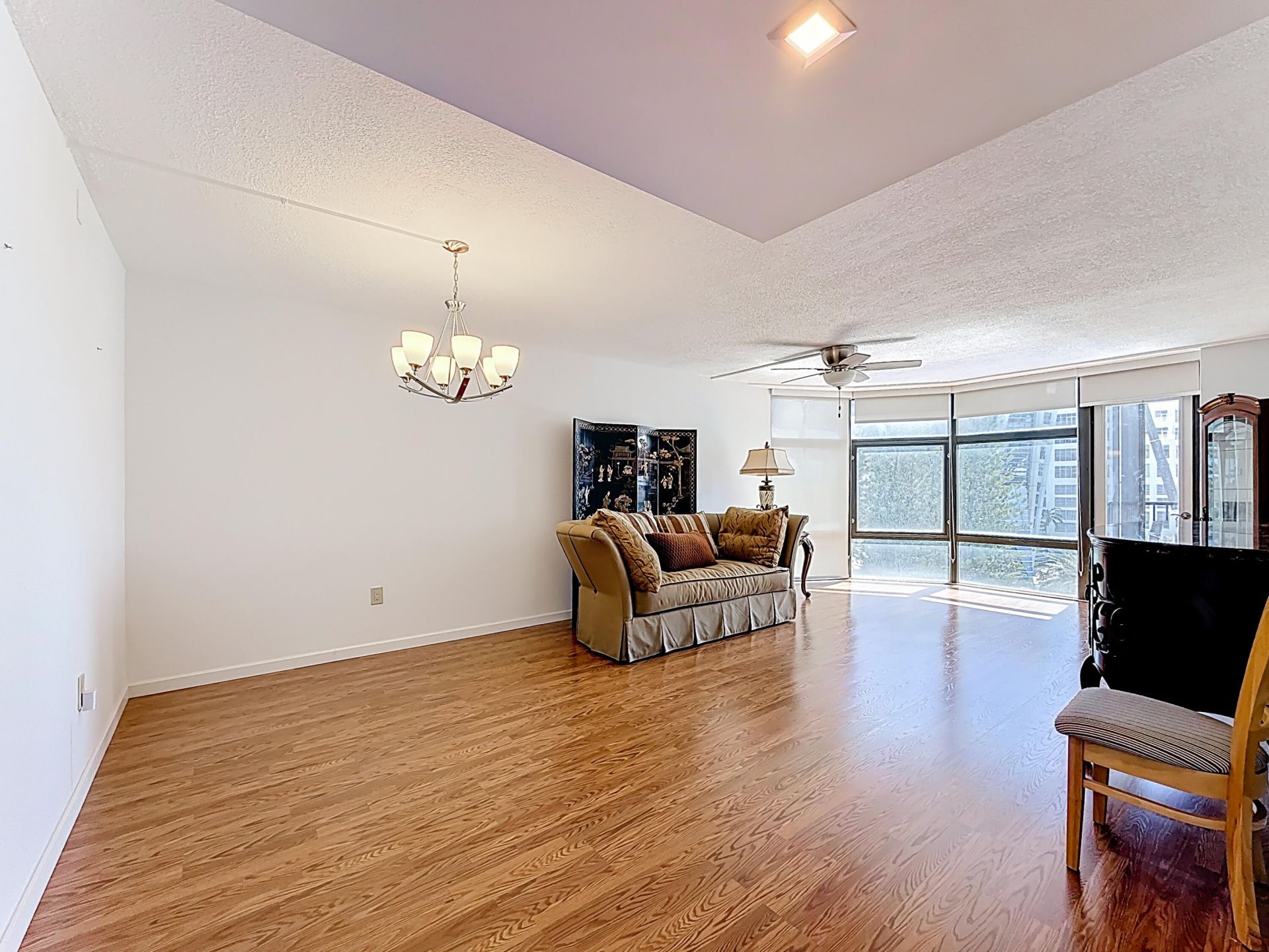 20100 W Country Club Drive, Unit 707, Aventura, FL 33180 Photo