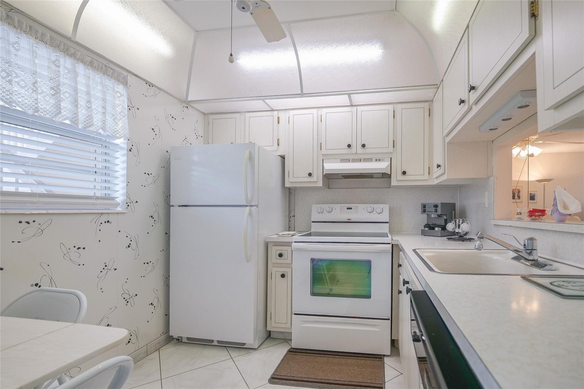 3431 NW 50th Ave, Unit 213, Lauderdale Lakes, FL 33319 Photo