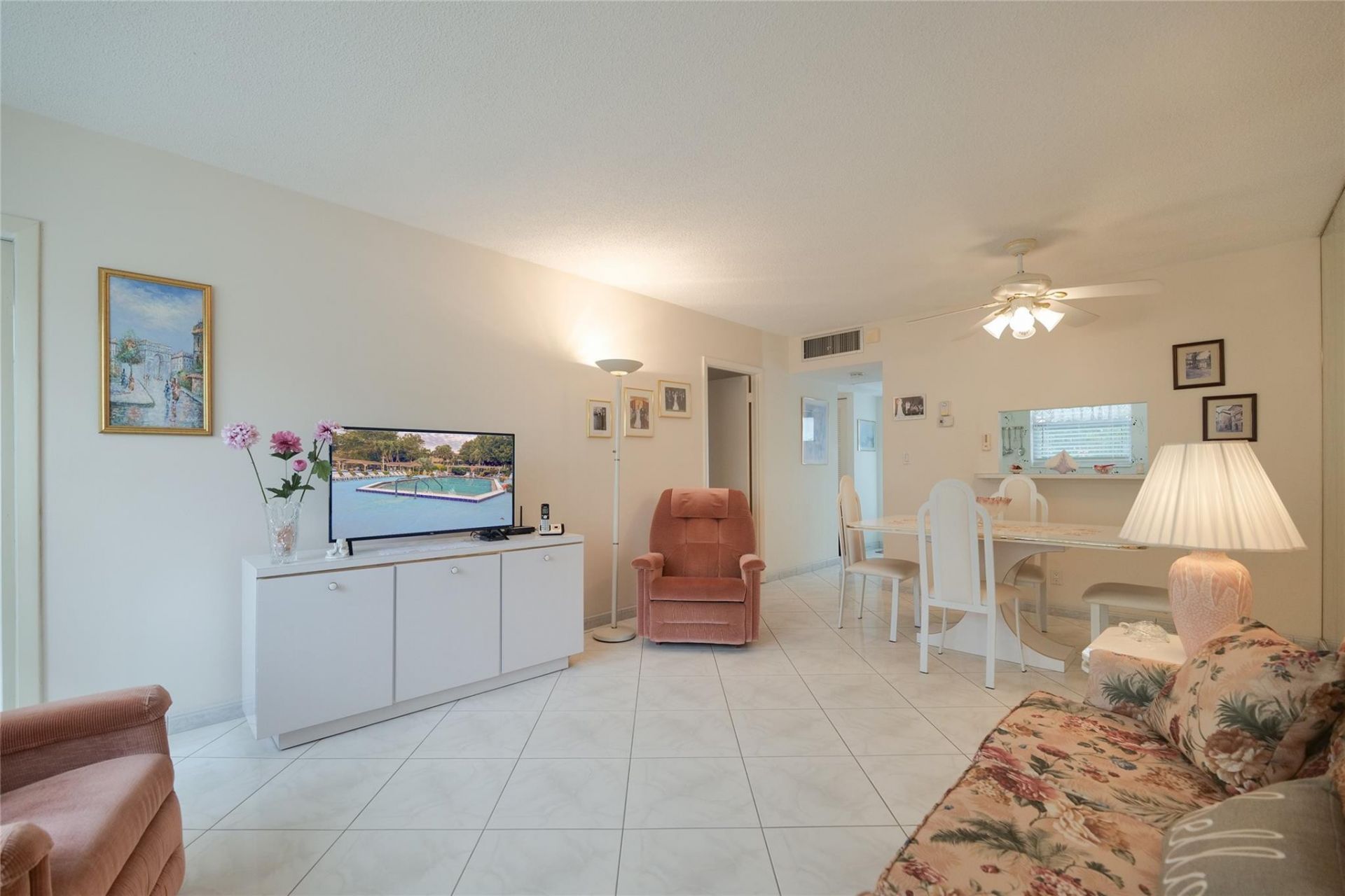 3431 NW 50th Ave, Unit 213, Lauderdale Lakes, FL 33319 Photo