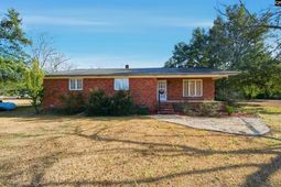 282 Yarborough Road photo 4