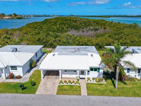 909 SPANISH DRIVE N, LONGBOAT KEY, FL 34228