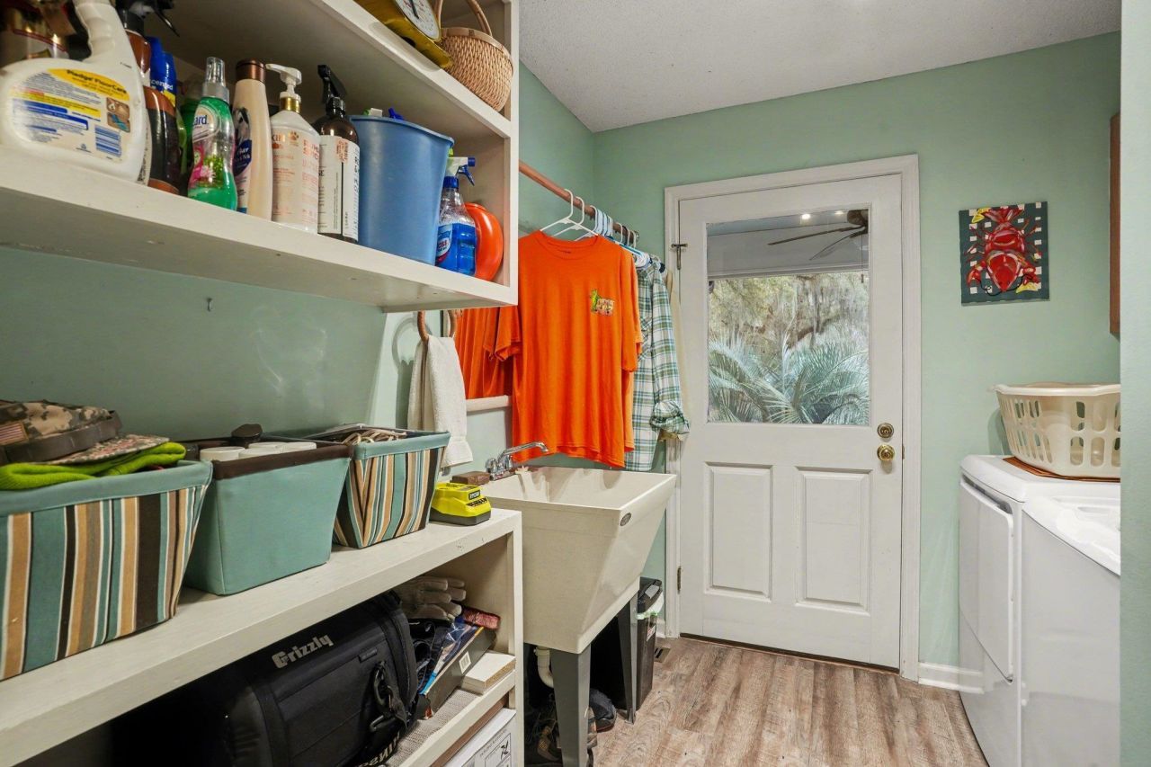 753 Robin Dr.  Photo 10