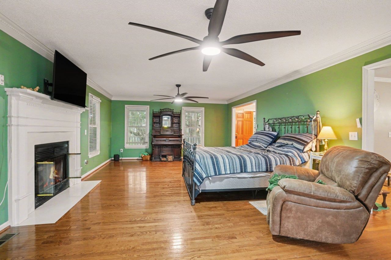 753 Robin Dr.  Photo 12