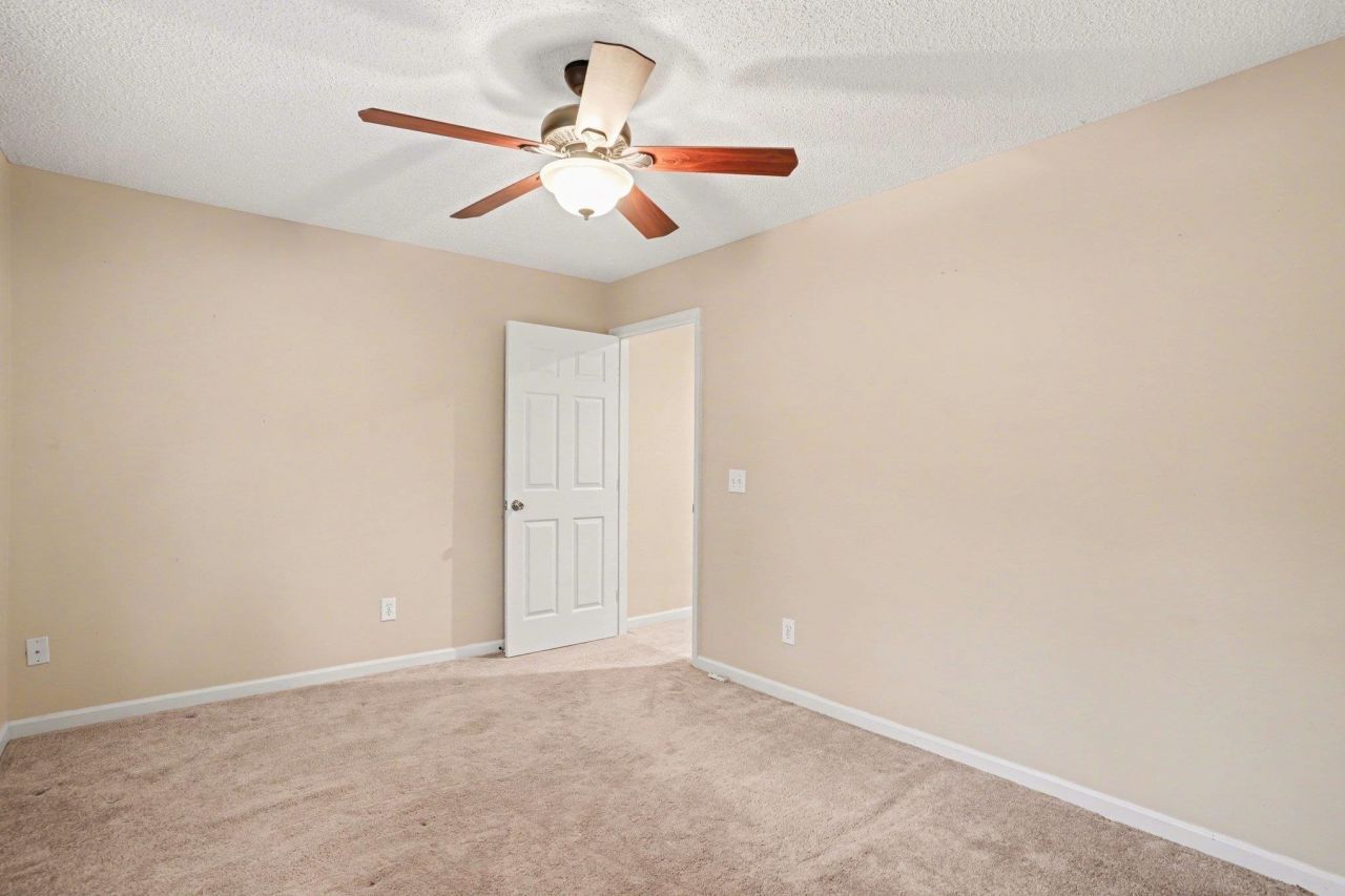 753 Robin Dr.  Photo 17